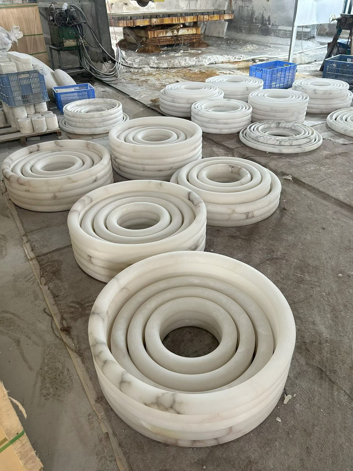 From Stone to Light: How Natural Alabaster Becomes Custom Luxury Lighting
