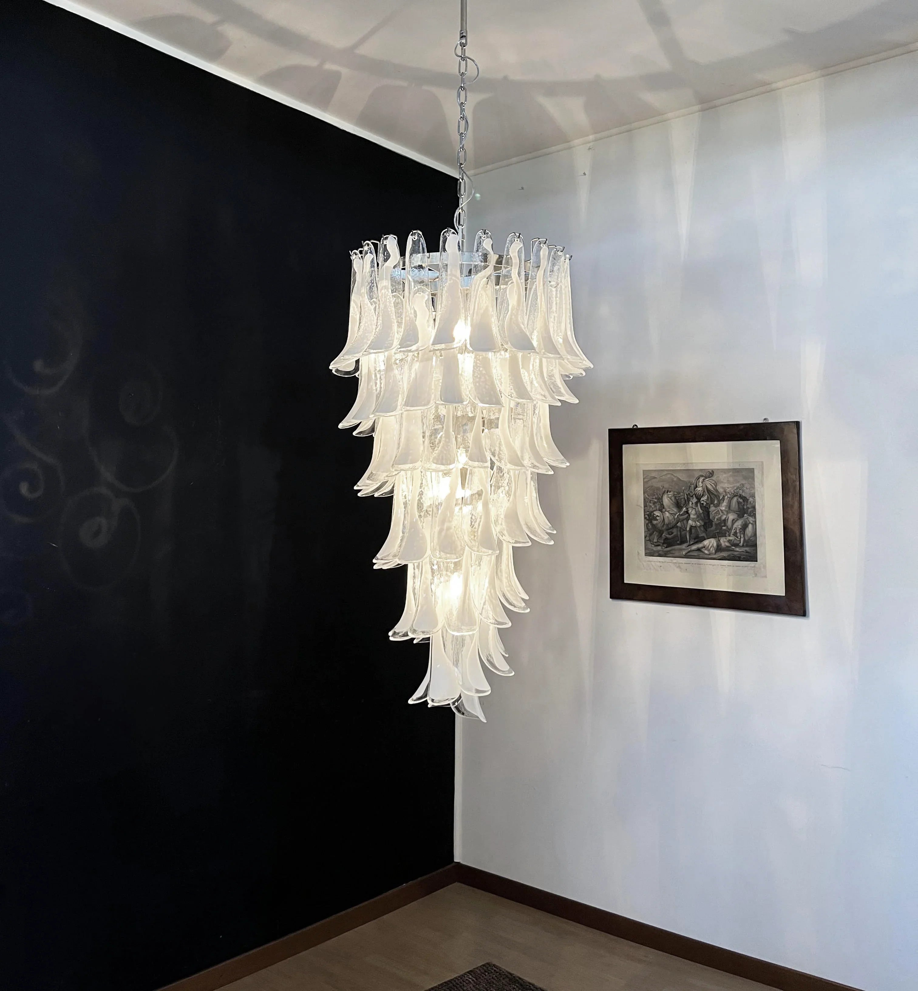 Petals Spiral Murano Transparent Chandelier material and finish detail