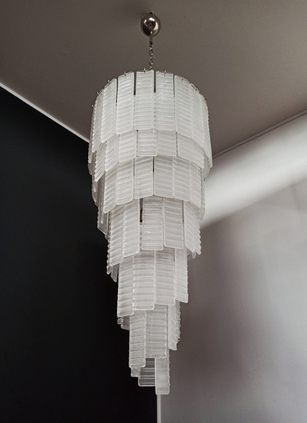 Murano Chandelier | 83 White Spiral Glasses detail by Bling Lighting Studio