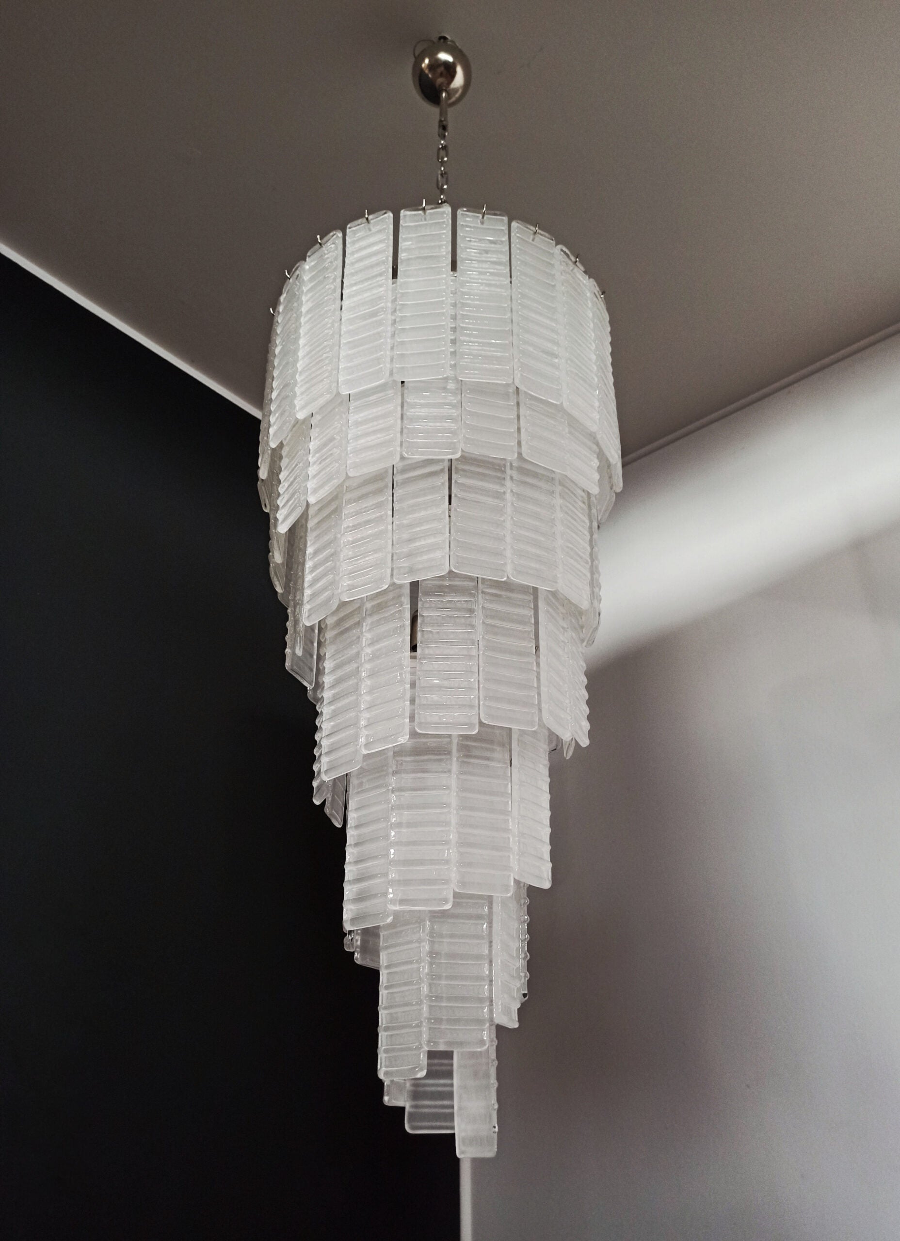 Murano Chandelier | 83 White Spiral Glasses detail by Bling Lighting Studio