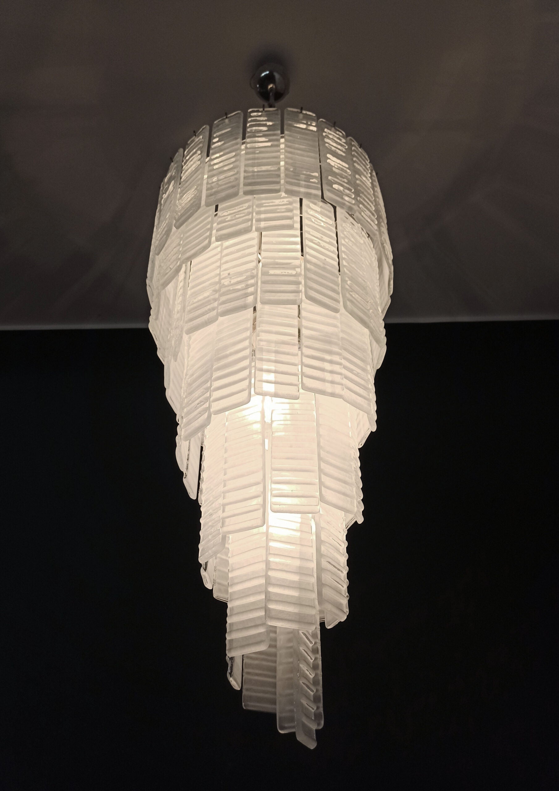 Murano Chandelier | 83 White Spiral Glasses detail by Bling Lighting Studio