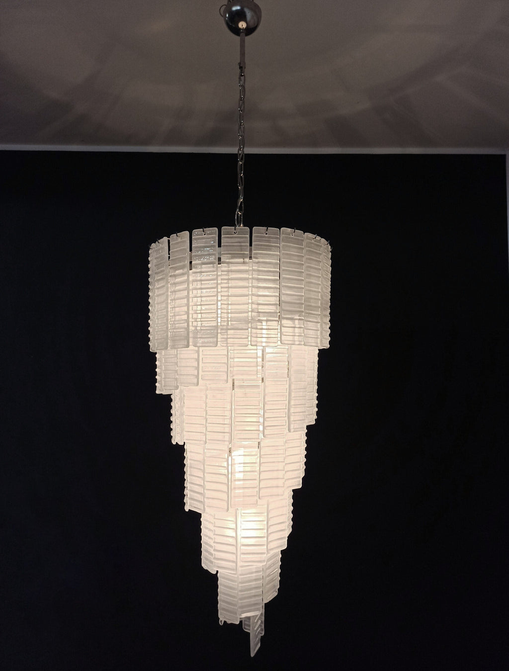 Murano Chandelier | 83 White Spiral Glasses detail by Bling Lighting Studio
