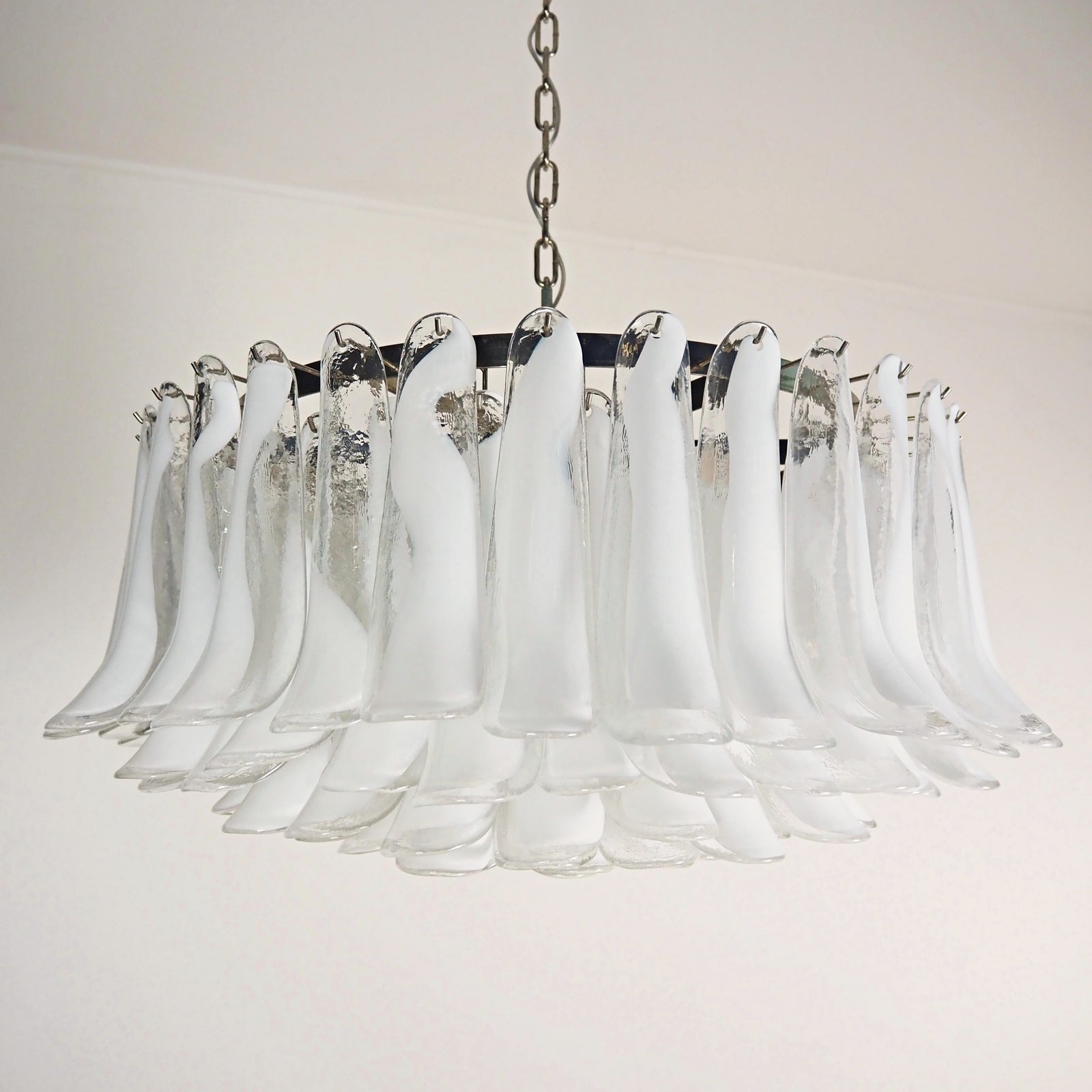 Modern Petals White Murano Chandelier product image