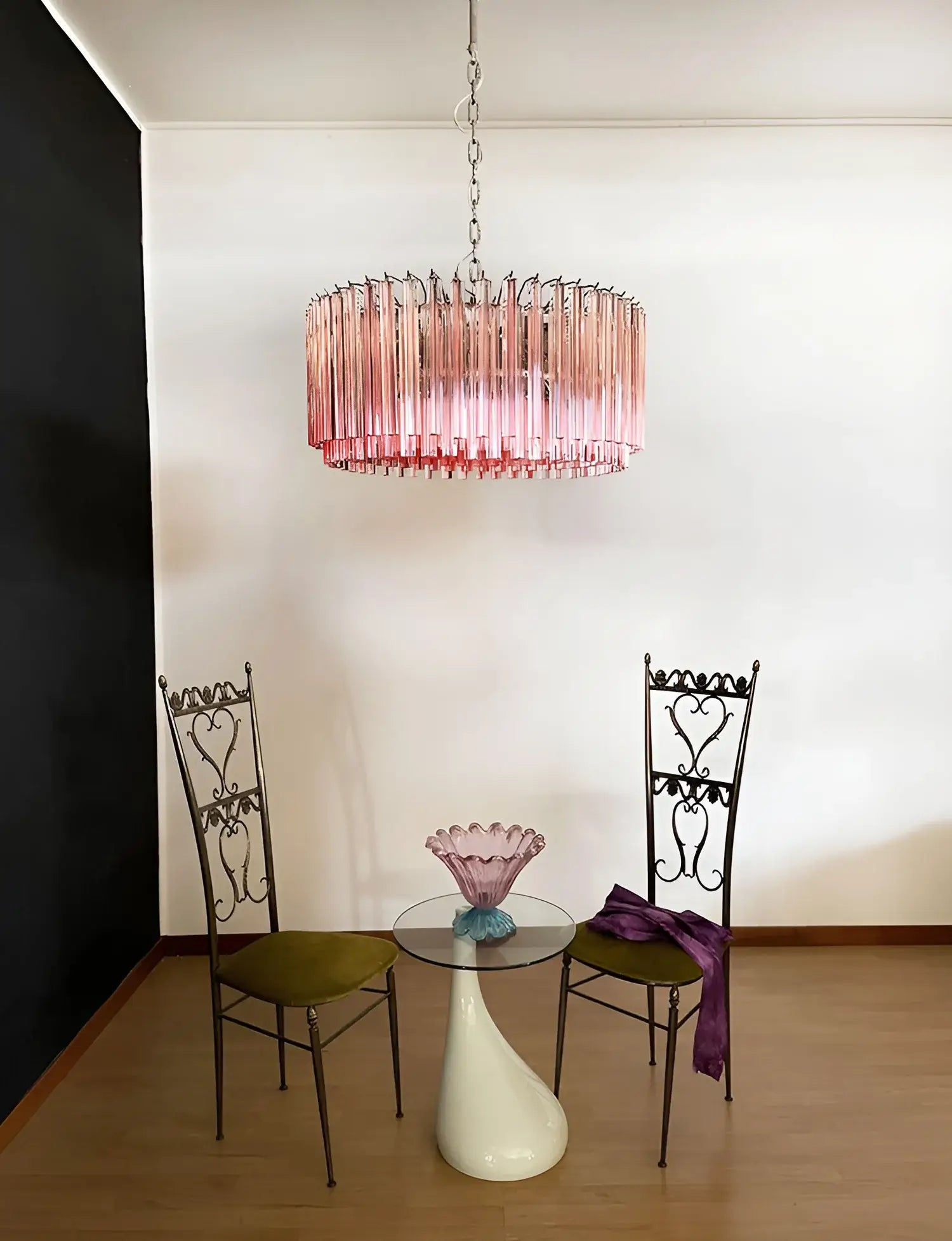 Murano Triedri Round Prisms Pink Chandelier material and finish detail