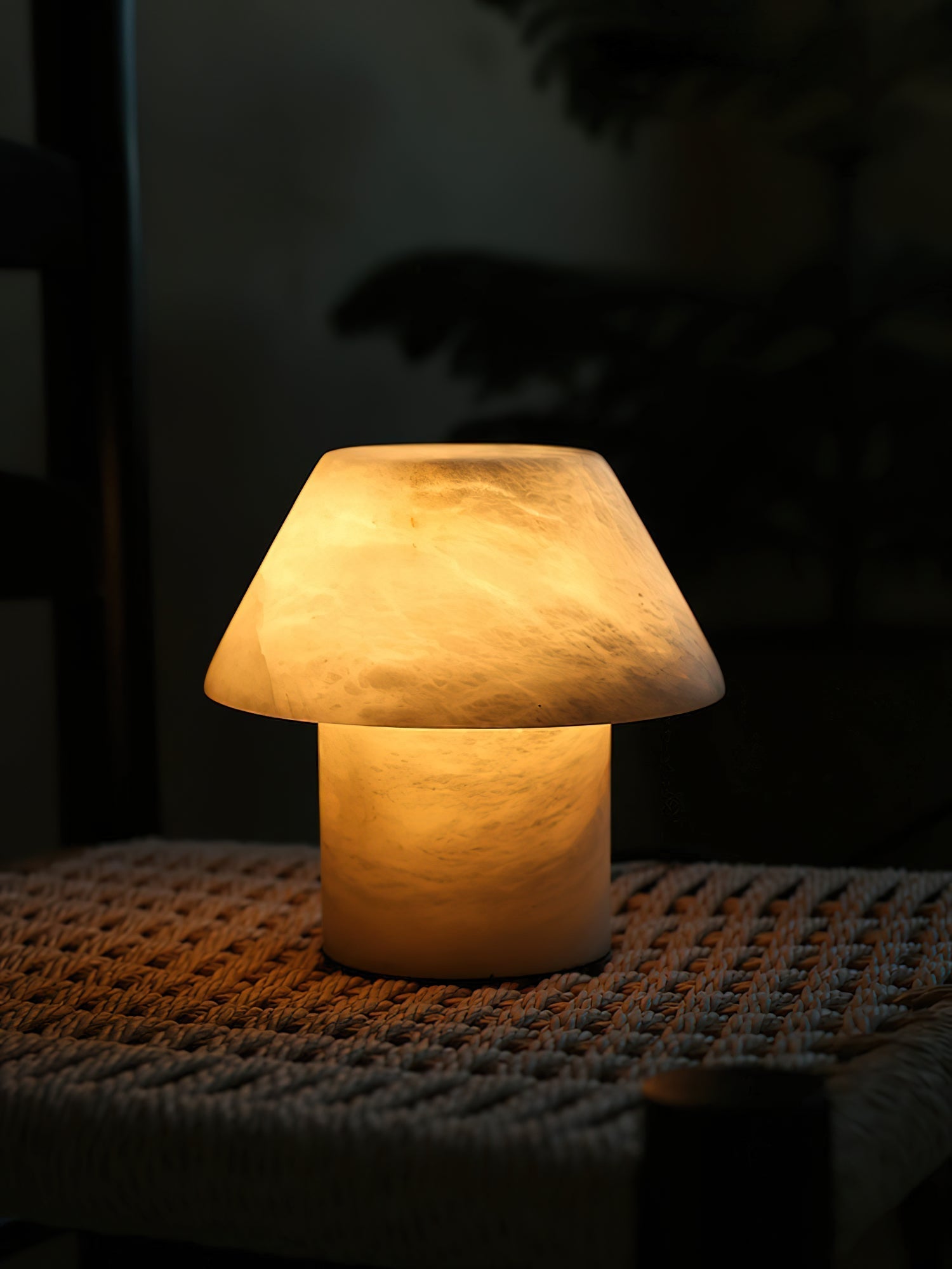 Parachilna Petra Alabaster Table Lamp